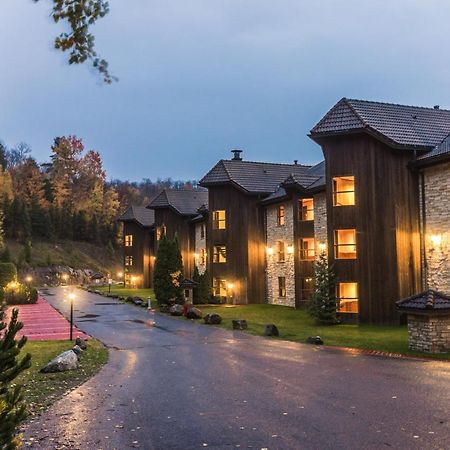 Hotel Et Centre De Villegiature Lac Carling Grenville-Sur-La-Rouge Eksteriør bilde