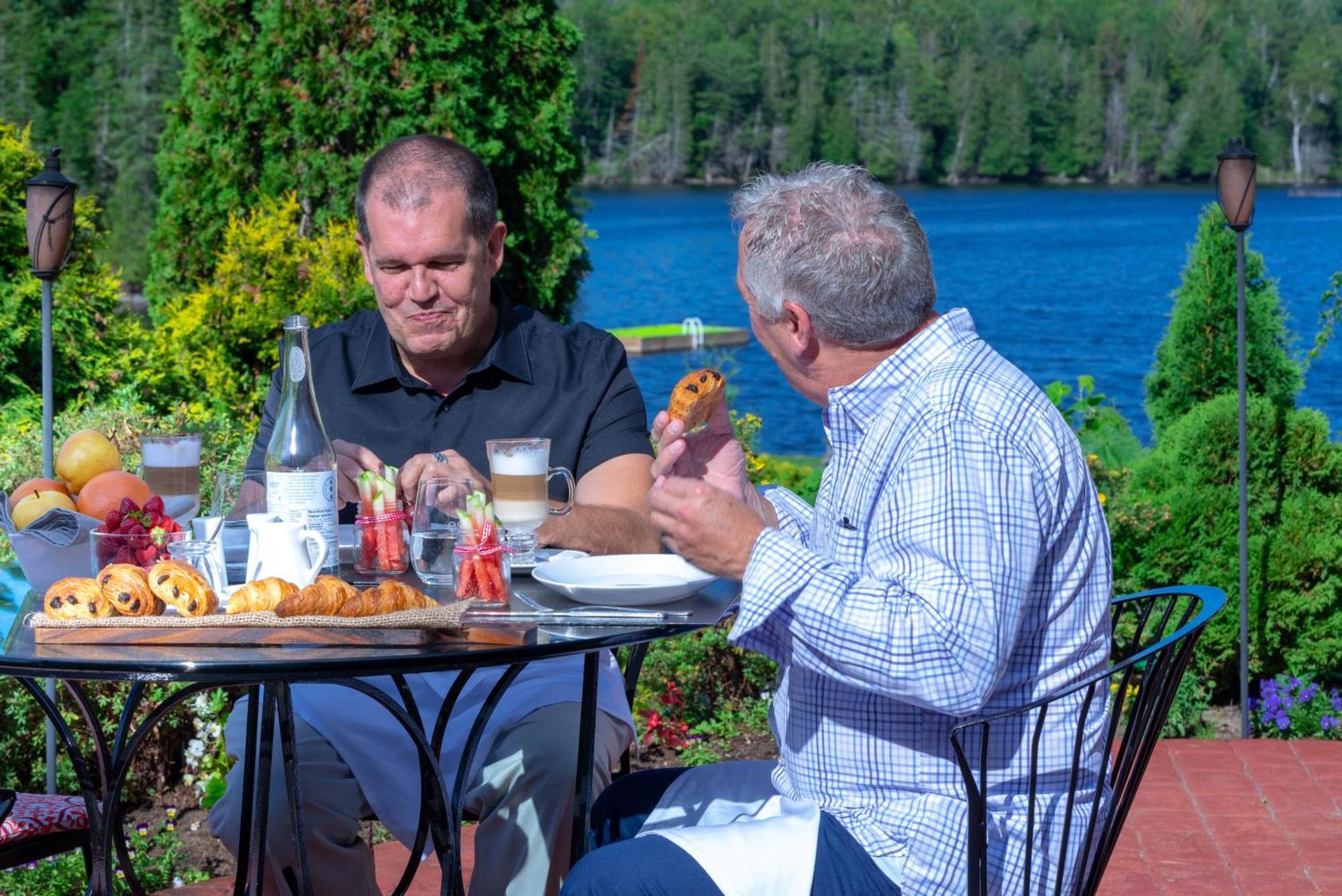 Hotel Et Centre De Villegiature Lac Carling Grenville-Sur-La-Rouge Eksteriør bilde
